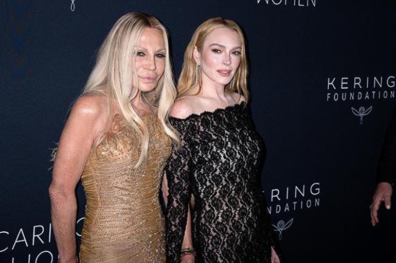 Donatella Versace'nin Şaşırtan Görünümü ve Estetik Tartışmaları