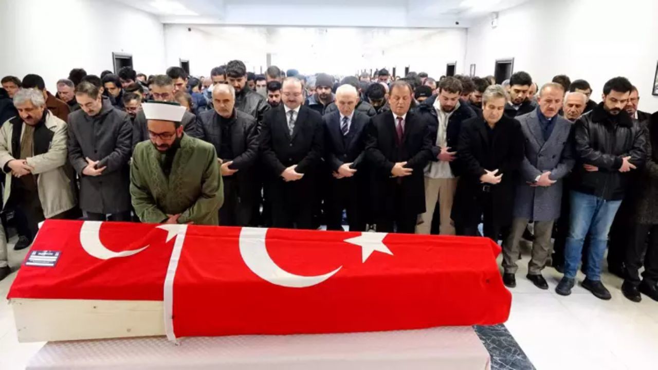 Erzurum’da Buz Kütlesi Nedeniyle Hayatını Kaybeden Arif Talat Algın İçin Tören Düzenlendi