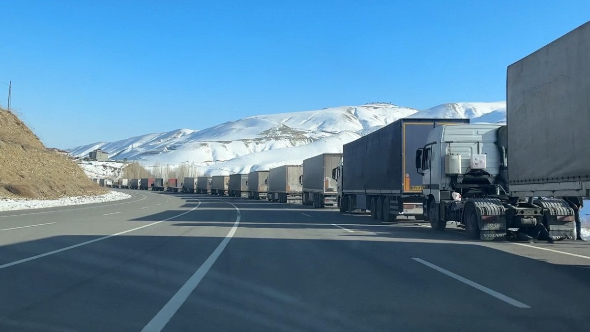 Esendere Sınır Kapısı’nda TIR Kuyruğu Sorunu ve Çözüm Beklentisi