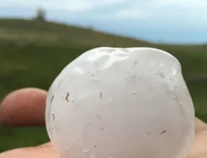 Fırtınalarda Dev Dolu Tanelerinin Oluşumu ve İncelenmesi