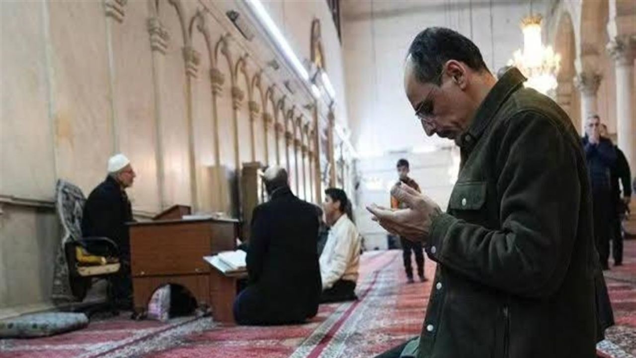 İbrahim Kalın’ın Suriye Ziyareti ve Emevi Camii’nde Namaz