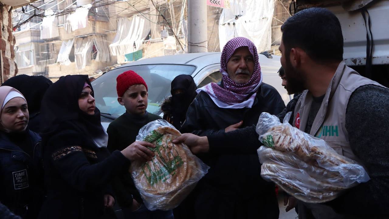 İHH İnsani Yardım Vakfı’ndan Halep’e Acil Yardım Çalışmaları