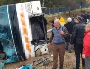 Isparta’nın Eğirdir İlçesinde Yolcu Otobüsü Devrildi