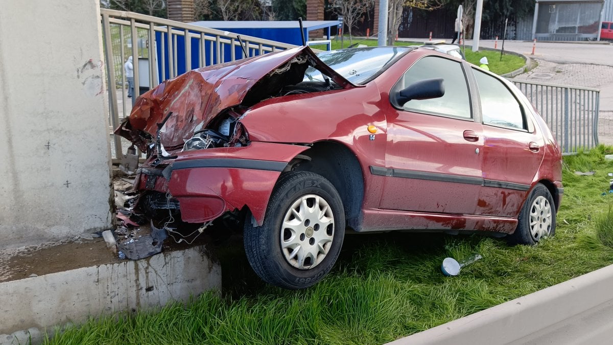 İzmir – Çanakkale Kara Yolunda Feci Kaza: 1 Ölü, 1 Yaralı