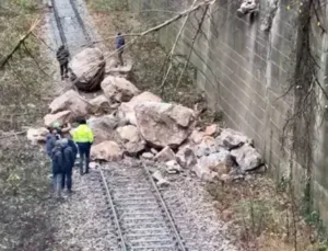 Karabük-Zonguldak Demir Yolunda Meydana Gelen Heyelan