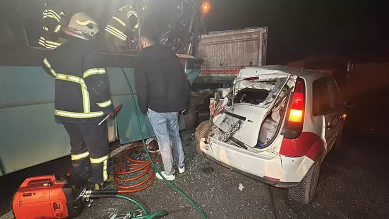 Kütahya’da Halk Otobüsü ile TIR Arasında Feci Kaza