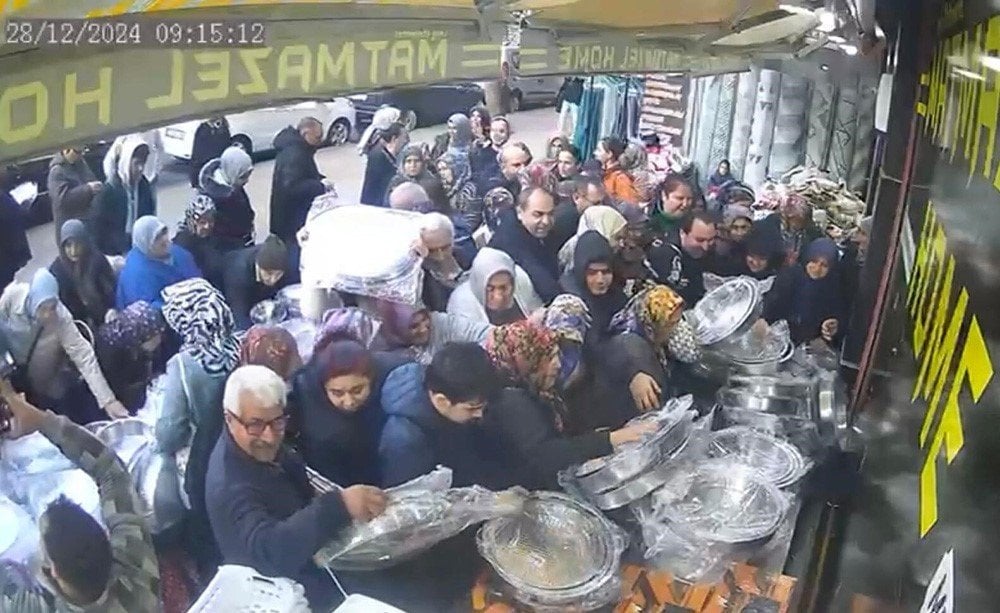 Mersin'de Uygun Fiyatlı Ürünler İçin İzdiham