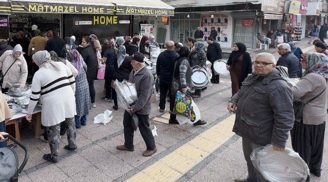 Mersin'de Uygun Fiyatlı Ürünler İçin İzdiham