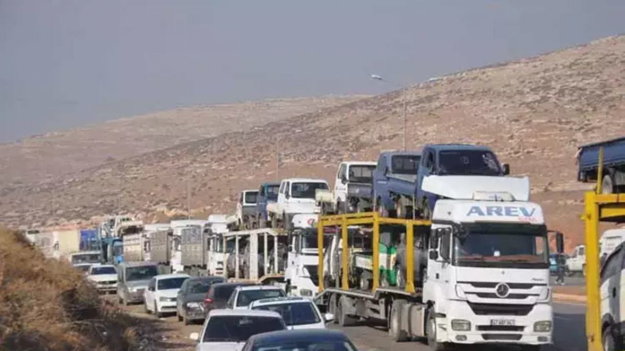 Reyhanlı’da Cilvegözü Gümrük Kapısı’nda TIR Trafiği Artıyor