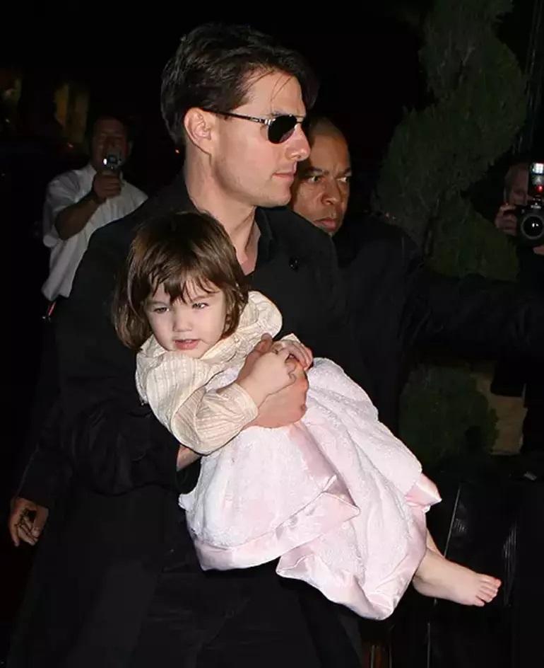 Suri Cruise: Hollywood'un Hüzünlü Bebeği ve Milyoner Genç Kızı