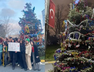 Üniversite Kampüsünde Noel Ağacı Tartışması