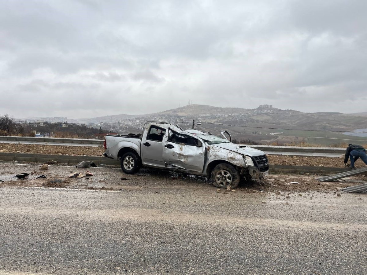 Adıyaman-Besni Yolunda Kamyonet Kazası