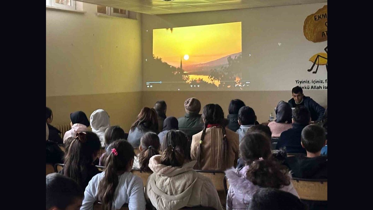 Alişan Hayırlı’dan Pütürge’de Görsel Şölen ve Değerler Eğitimi