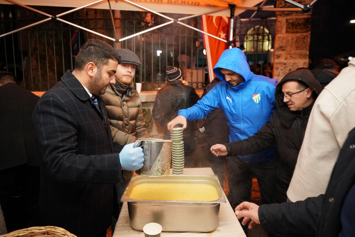 Bursa'da Yılın İlk Sabah Namazı Coşkusu