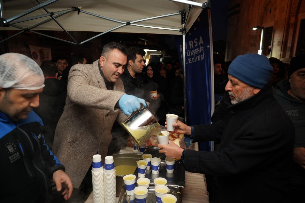 Bursa'da Yılın İlk Sabah Namazı Coşkusu