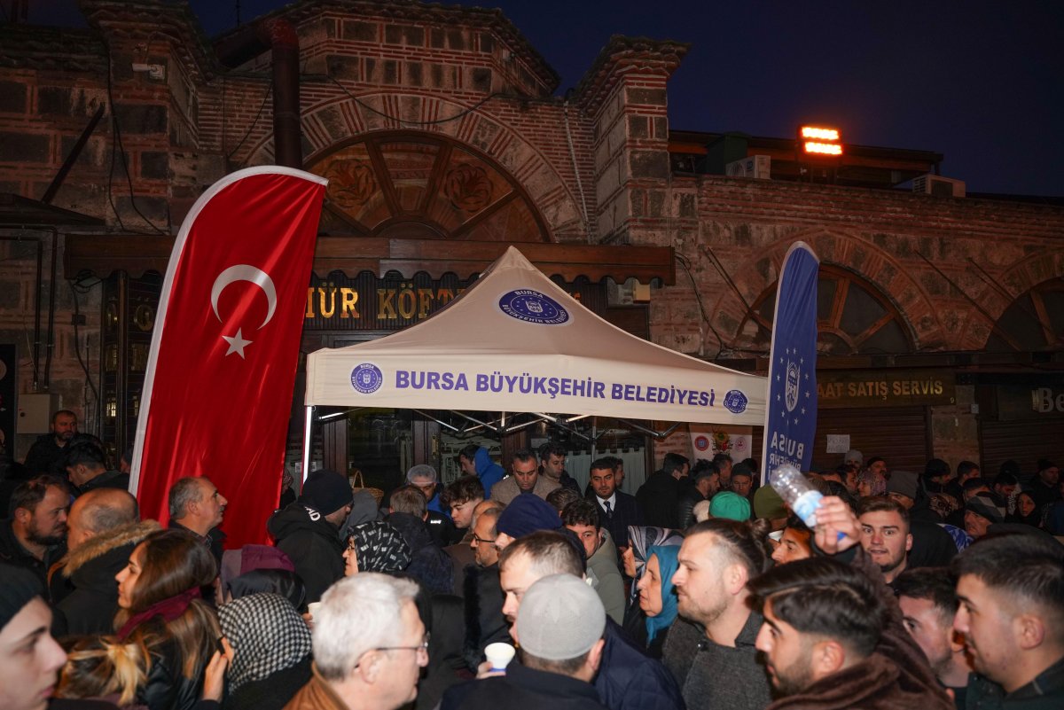 Bursa'da Yılın İlk Sabah Namazı Coşkusu