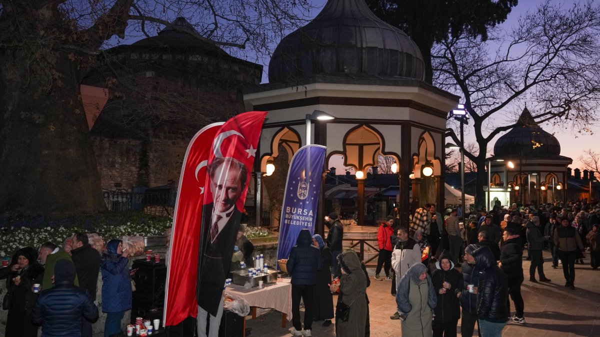 Bursa’da Yılın İlk Sabah Namazı Coşkusu