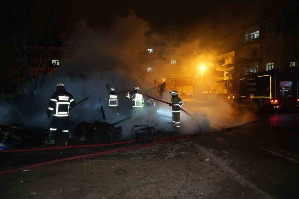 Etiler Mahallesi'nde Kömür Sobası Kaynaklı Yangın