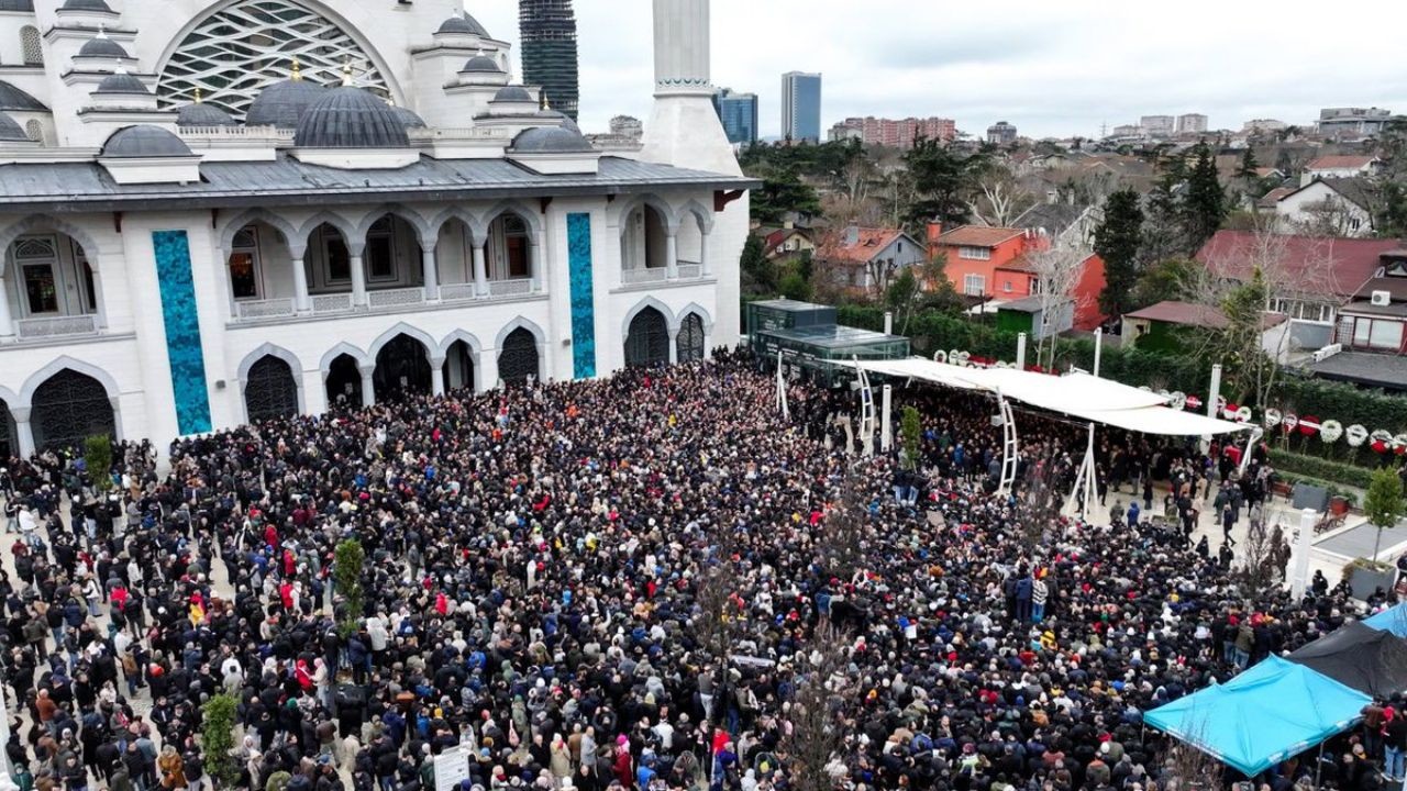 Ferdi Tayfur için Duygusal Anma Töreni ve Cenaze Merasimi