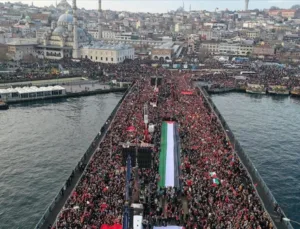 Filistin İçin Galata Köprüsü’nde Büyük Eylem