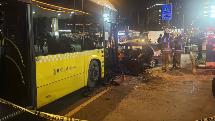 İstanbul Eyüpsultan'da Trafik Kazası: 1 Ölü, 1 Yaralı