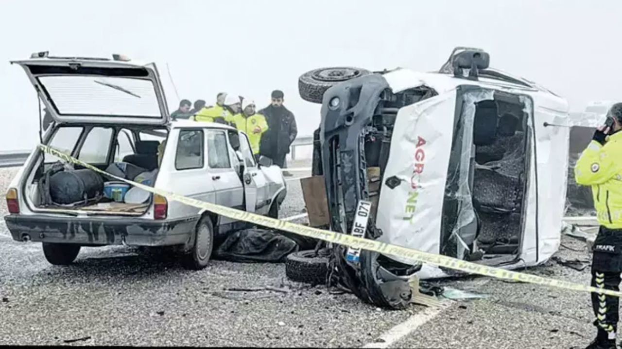 Kırşehir’de Yoğun Siste Trajik Kaza: 3 Ölü, 21 Yaralı