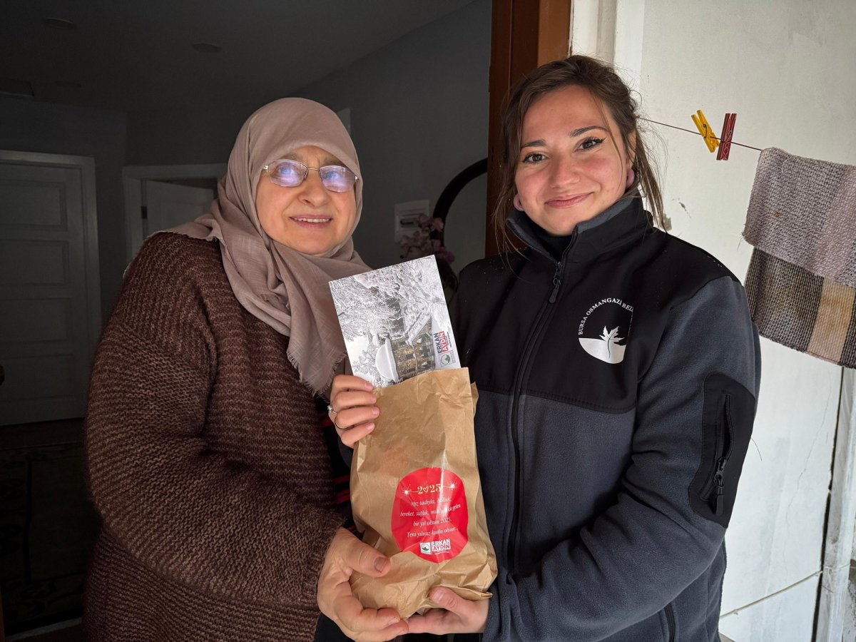 Osmangazi Belediyesi'nden Yeni Yıla Özel Portakal Dağıtımı