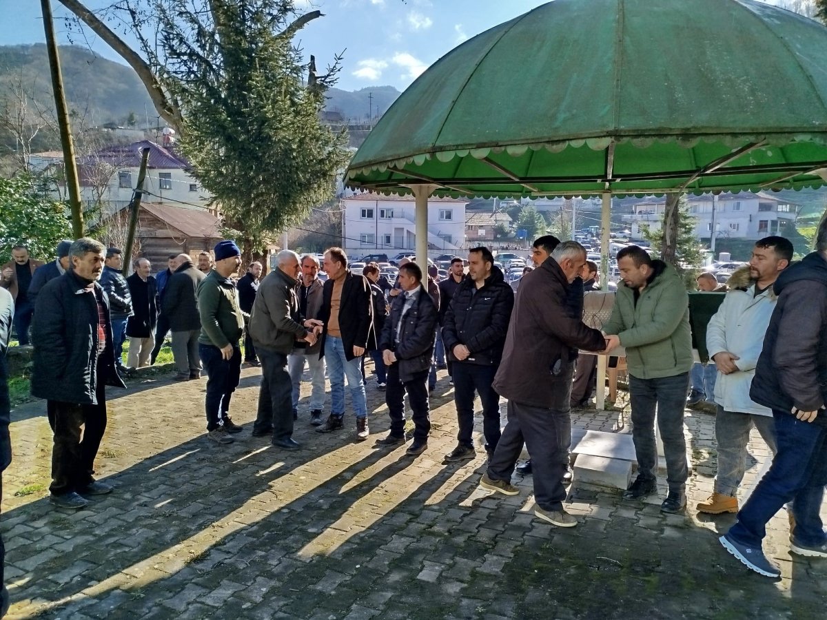 Sakarya'da 17 Yaşındaki Genç Kızın Şüpheli Ölümü