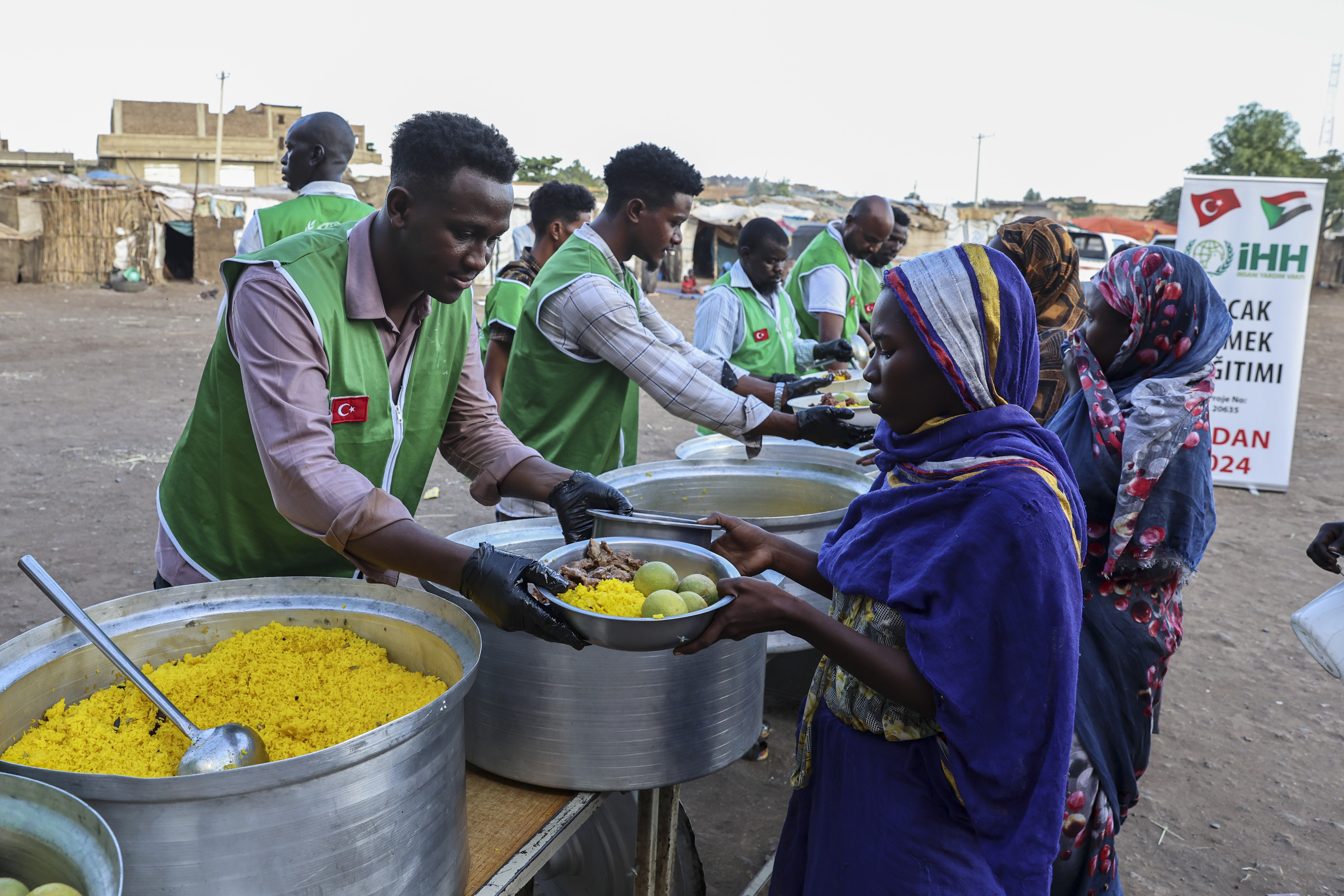 Sudan'daki İç Savaşın Etkileri ve İHH'nın Yardım Faaliyetleri