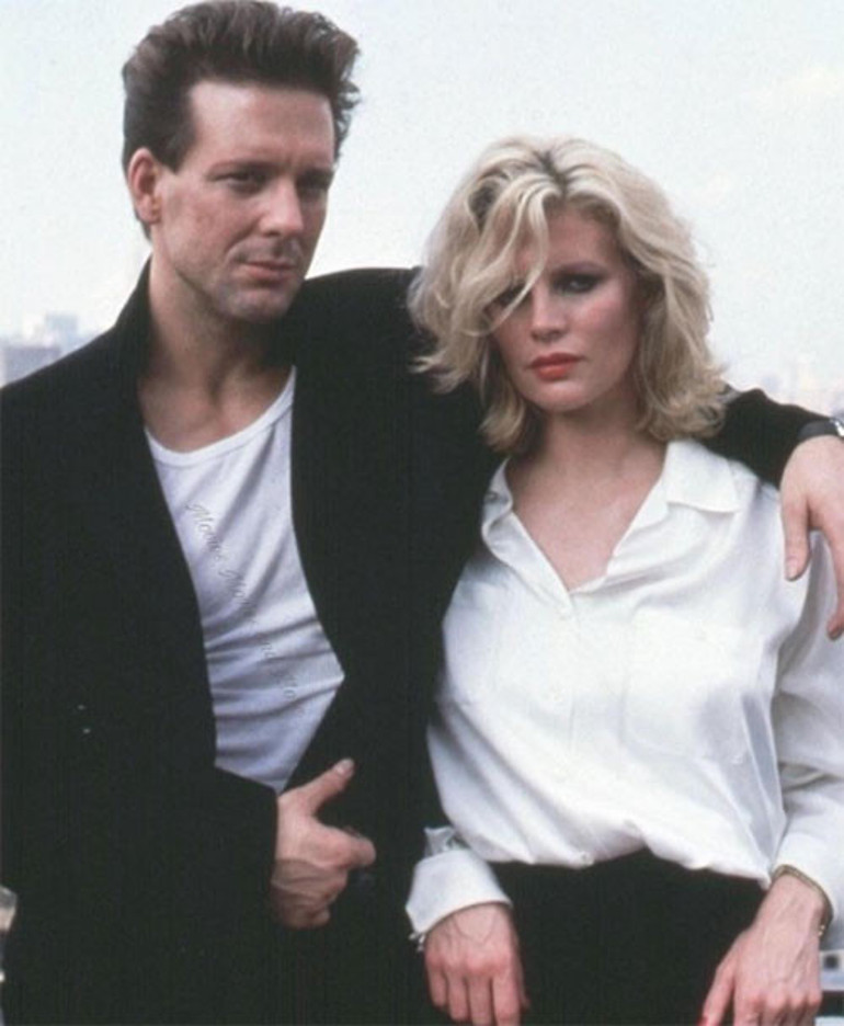 Kira Rourke Mickey Rourke: Maddi Zorluklarla Mücadele ve Kira Sorunları - Evos Angels